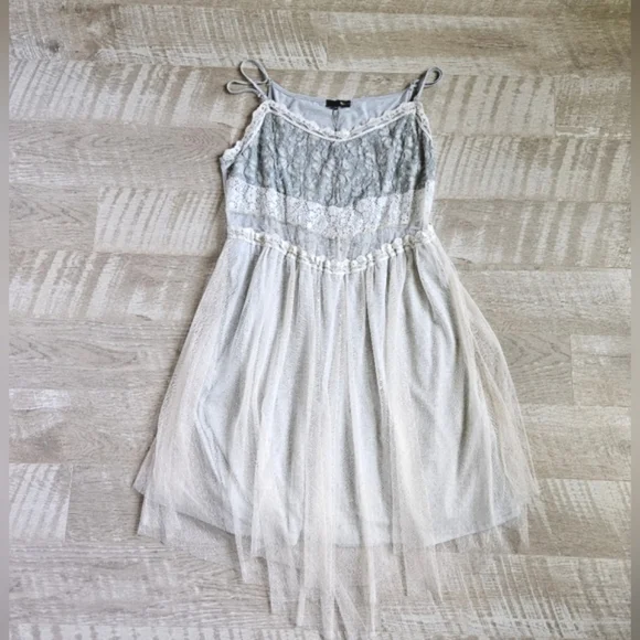 NWT Archer+Arrow Lace Overlay Midi Dress - Picture 4 of 16